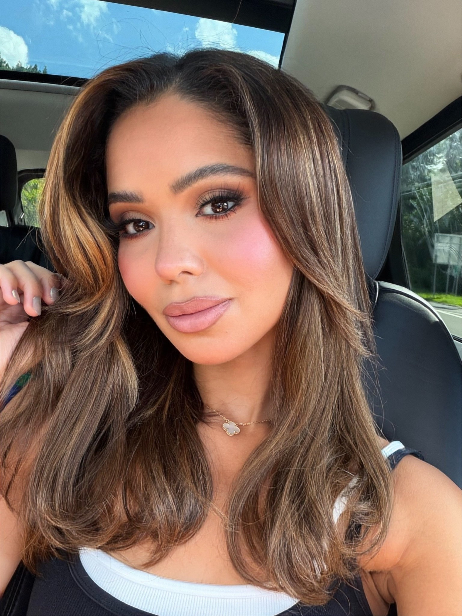 Lip liner: skinny dip
Lipstick: thanks it’s Mac 
Huda: baby pink lipstick