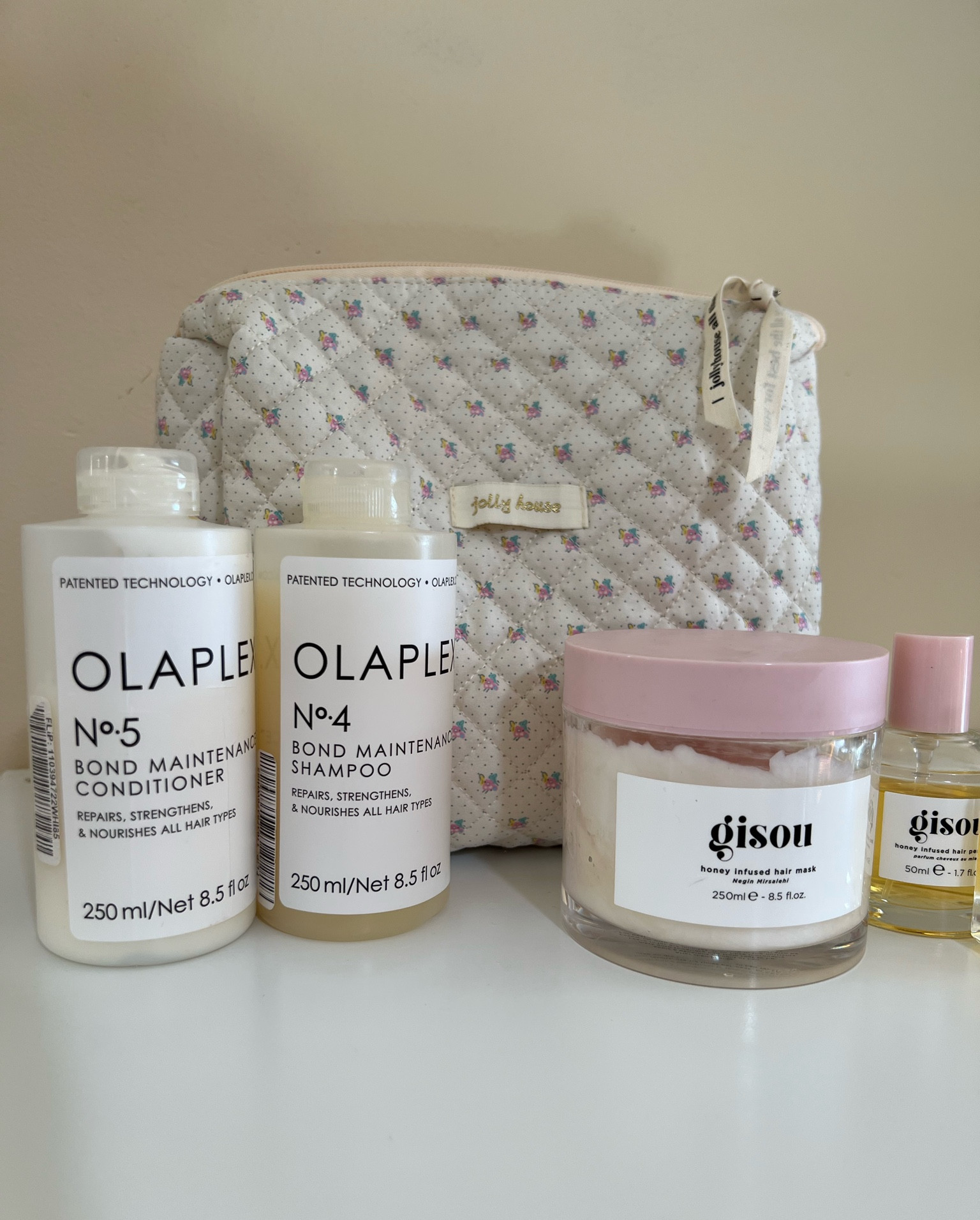 Cutest makeup bag✨👼

#LTKFind #LTKitbag #LTKtravel