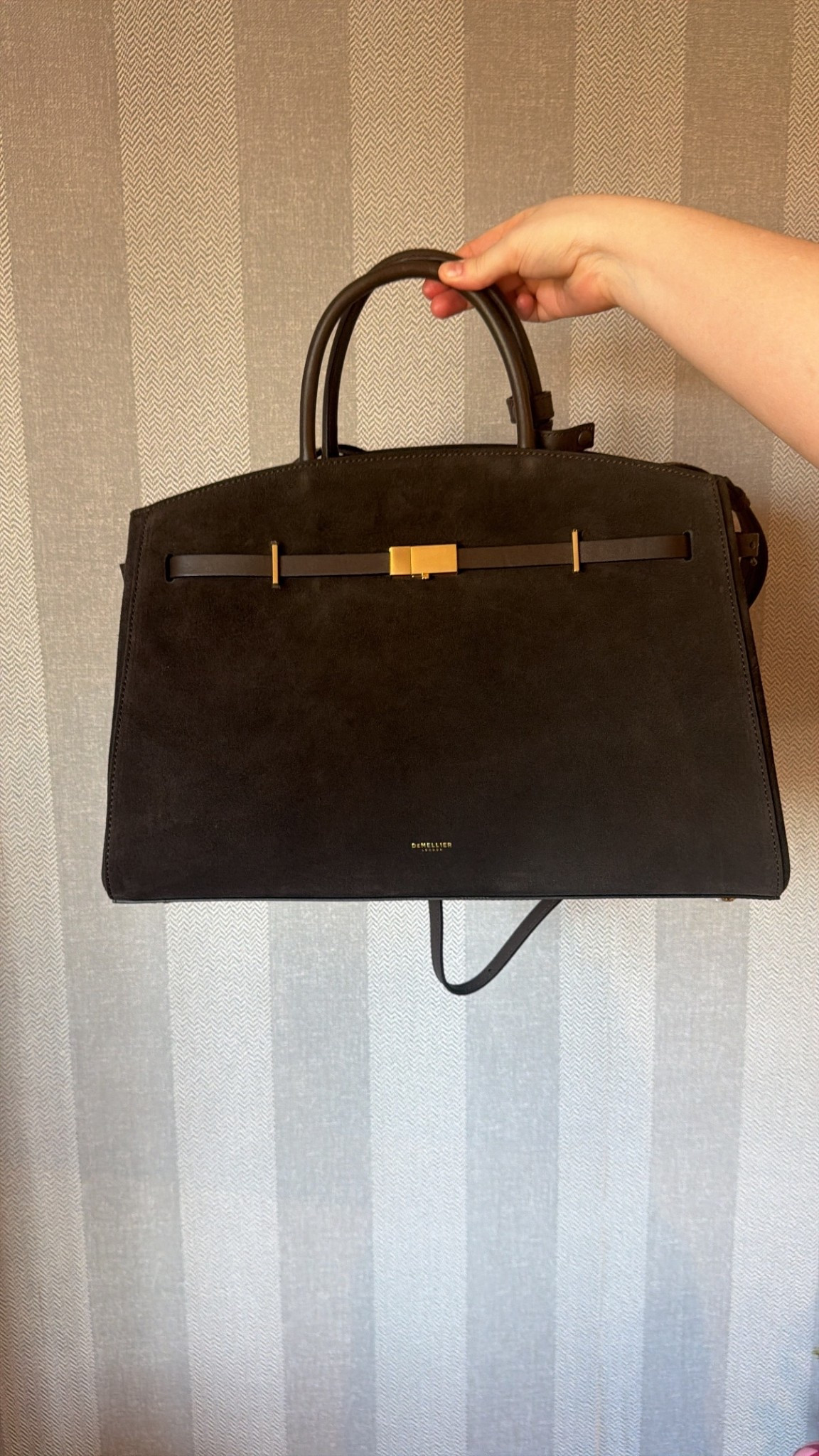 Espresso Hudson 

#LTKCyberWeek #LTKwinter #LTKbag