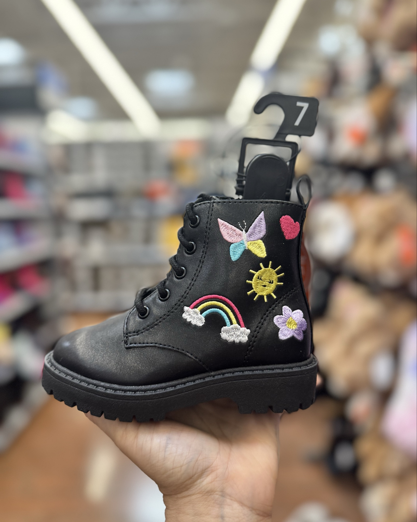 Walmart Girl Shoes – Fall Kids Shoe Finds Under $25 👧🏻✨

Affordable and adorable Walmart girl shoes for fall — includes glitter sneakers, rainbow combat boots, princess sneakers, and pink bow boots. Perfect for toddlers and little girls for school, playdates, and everyday outfits. #walmartfinds #ltkkids #fallkidsfashion


#LTKFindsUnder50 #LTKBaby #LTKKids