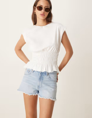 Gina Tricot denim shorts with split hems in light wash blue | ASOS (Global)