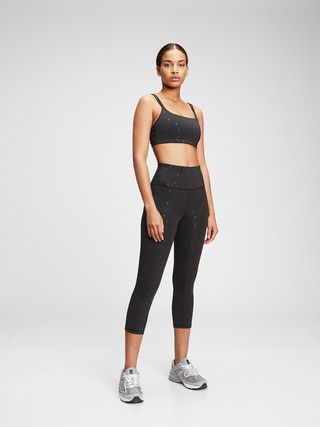 GapFit High Rise Blackout Side-Pocket Capris | Gap (US)