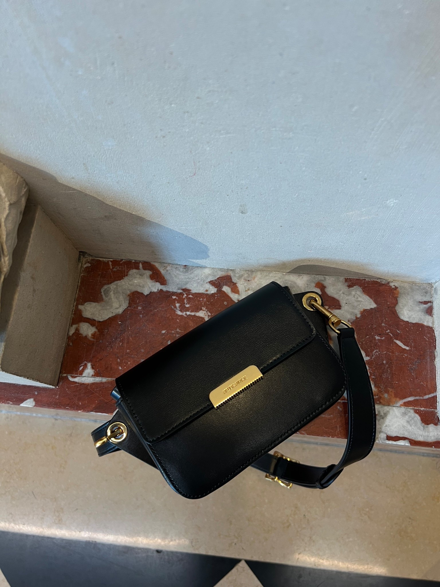 The perfect everyday bag 

#LTKootd #LTKvlog #LTKTravel