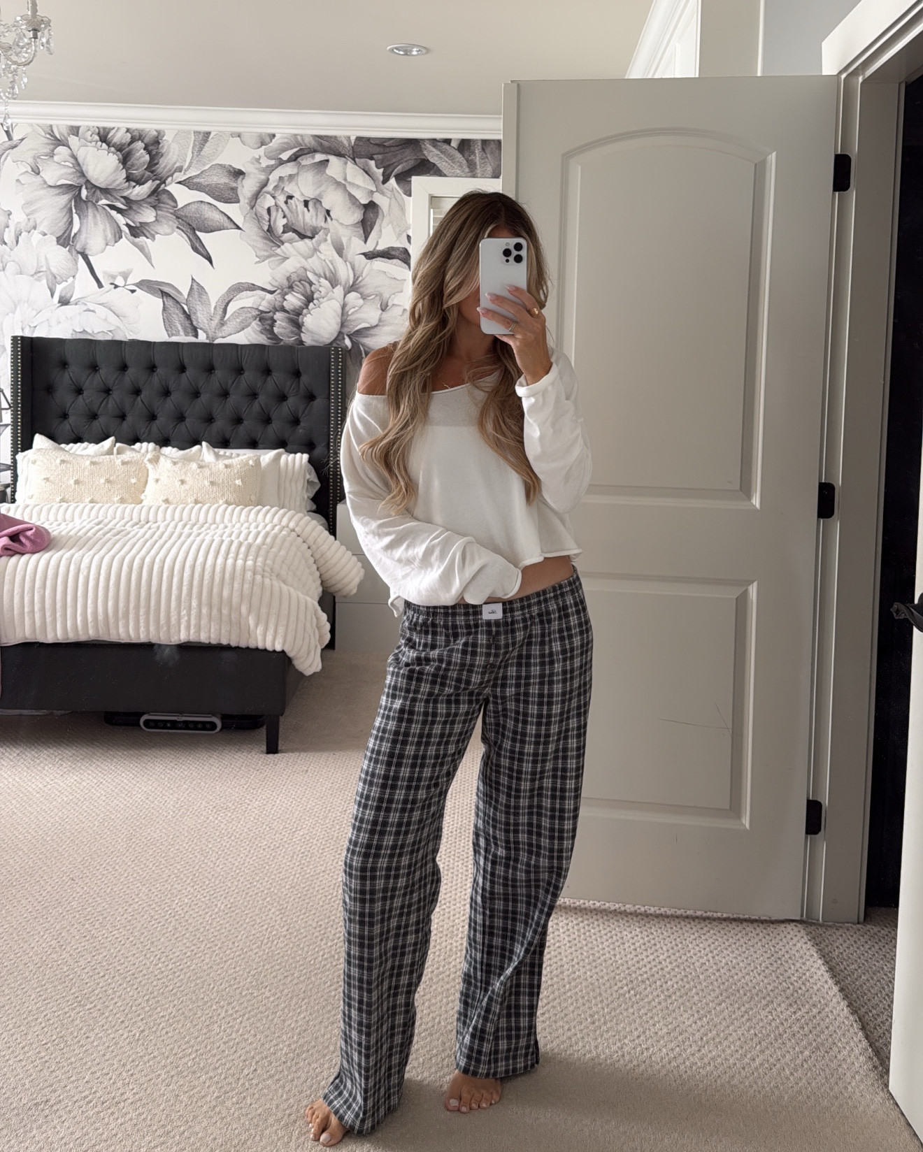 New Aritzia pj pants 🤌🏼

#LTKFindsUnder100 #LTKStyleTip #LTKSeasonal