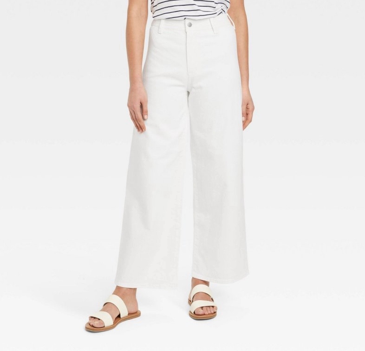 High rise wide leg jeans on SALE! tons of colors avail! 🙌




Teacher outfit/ summer clothes/ denim/ white jeans

#LTKPetite #LTKStyleTip #LTKFindsUnder50