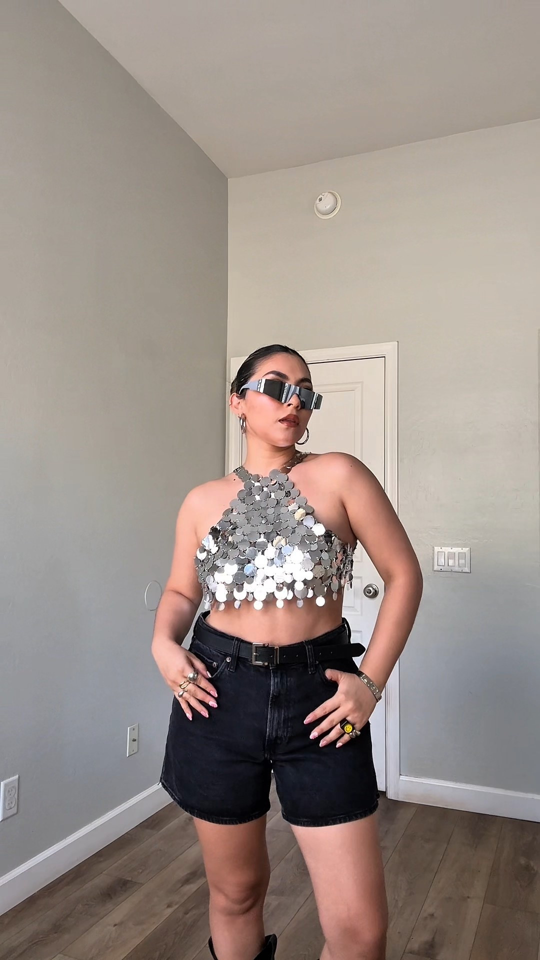 El top lo pedí en tall M y lo usé con estos protectores

#LTKStyleTip #LTKBeauty