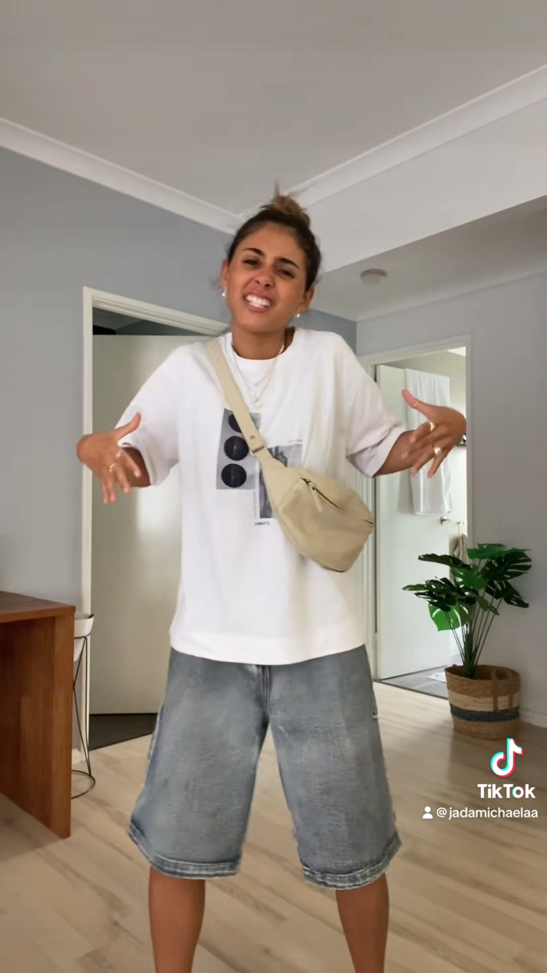 Bag from MANDRN & jorts are thrifted 🌟

#LTKaustralia #LTKVideo #LTKSeasonal