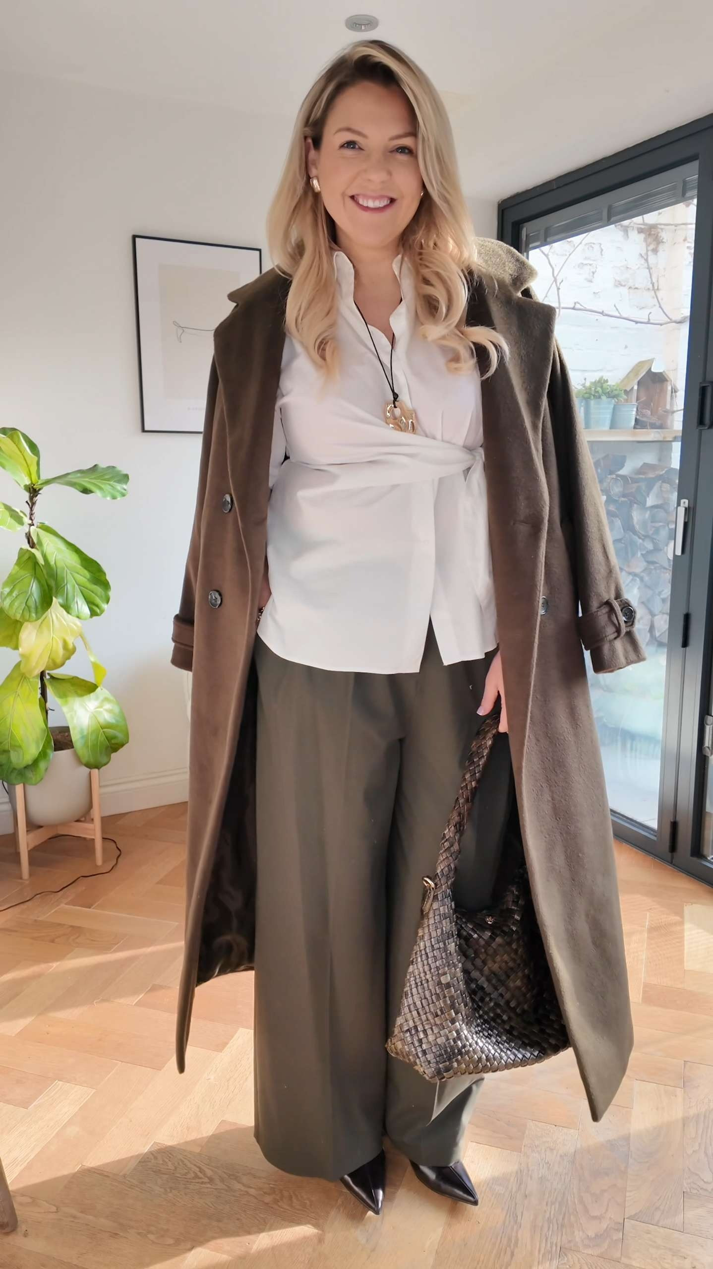 Super simple office outfit 

Khaki white shirt workwear 

 #LTKuk #LTKwinter #LTKmidsize