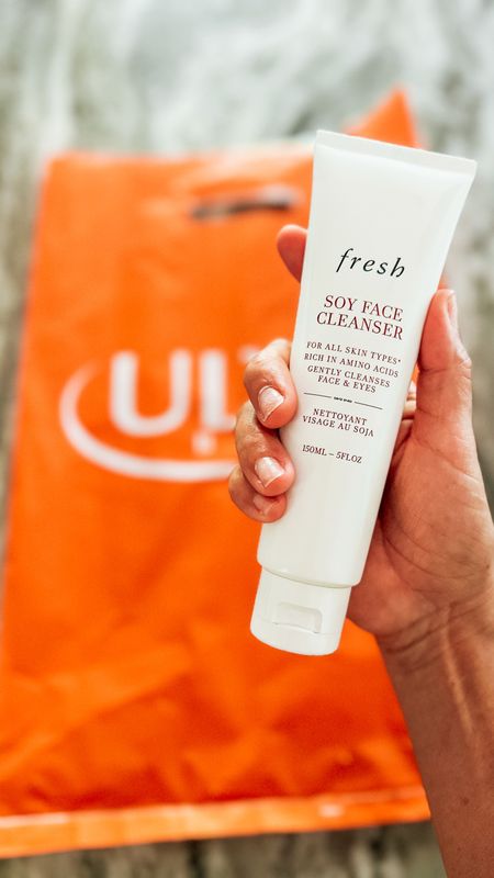 Quick Ulta Run today to pick up this super gentle cleanser. Not only does it clean your face with sucking out the moisture, it also removes eye makeup!! Comes in 3 sizes, this is the medium one  

#LTKfindsunder50 #LTKbeauty #LTKover40