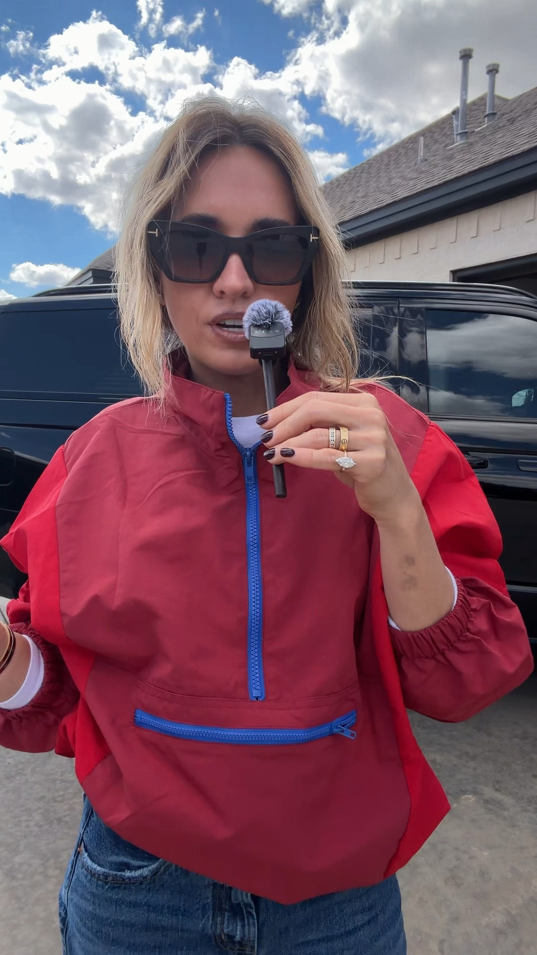 This pullover looks like a designer one - it’s so good! Love the color combo.