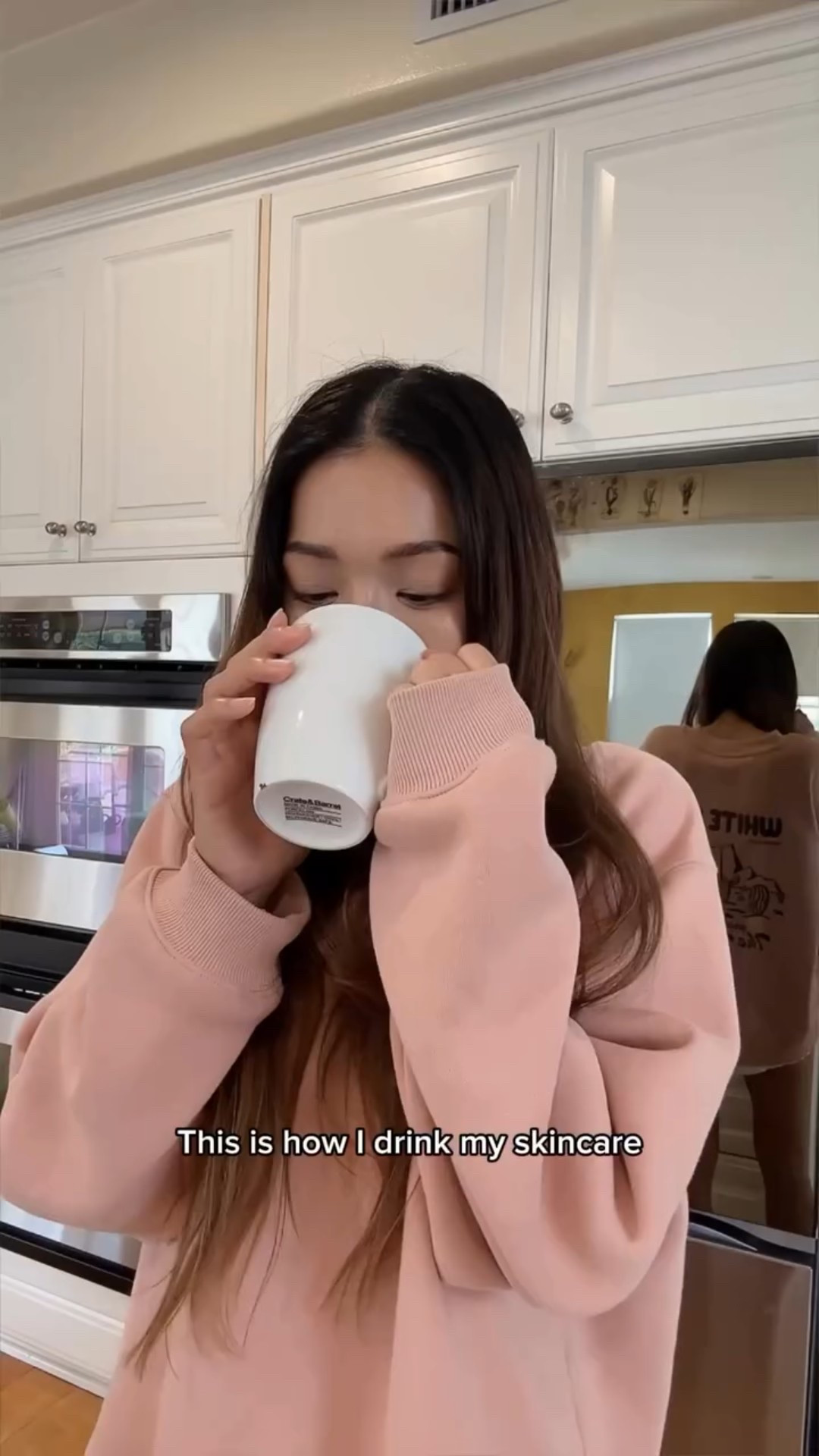 How I drink my skincare ✨ Sharing one of my favorite Asian beauty secrets for anti-aging and glowing skin :) my mom got me started on this tea a few months ago and now I don’t go a day without it 🫠
 This tea is naturally sweet, comforting, the most soothing for the tummy, helps balance hormones, and packed with science-backed beauty benefits:

❤️ Jujube (Red Dates): Rich in vitamin C and flavonoids to fight free radicals, boost elasticity, brighten skin tone, and support UV protection.

❤️ Goji Berries: Antioxidant-rich with zeaxanthin and vitamin C to protect from sun damage, boost collagen, hydrate, and improve skin texture.

❤️ Hawthorn Berries: Known for reducing wrinkles, improving moisture, stimulating skin renewal, and calming inflammation with powerful flavonoids.

❤️ Ginger: A natural glow booster that improves circulation, supports collagen, fades dark spots, and reduces redness or acne scars.

Together, these ingredients work from the inside out to fight aging, calm inflammation, brighten skin, and boost collagen 🤝🏼

PS. After boiling the tea, you can drink after about 30 minutes, but I swear it tastes even better after sitting in the fridge overnight. I always have a jar (or two) ready to go 😌🫖

#antiaging #asianbeauty #jujube #gojiberry #hawthorn #skintea #chinesetea #glowingskin #womenshealth #hormonebalance #skinhealth #chinesebeautysecrets #traditionalchinesemedicine #chinesemedicineworks