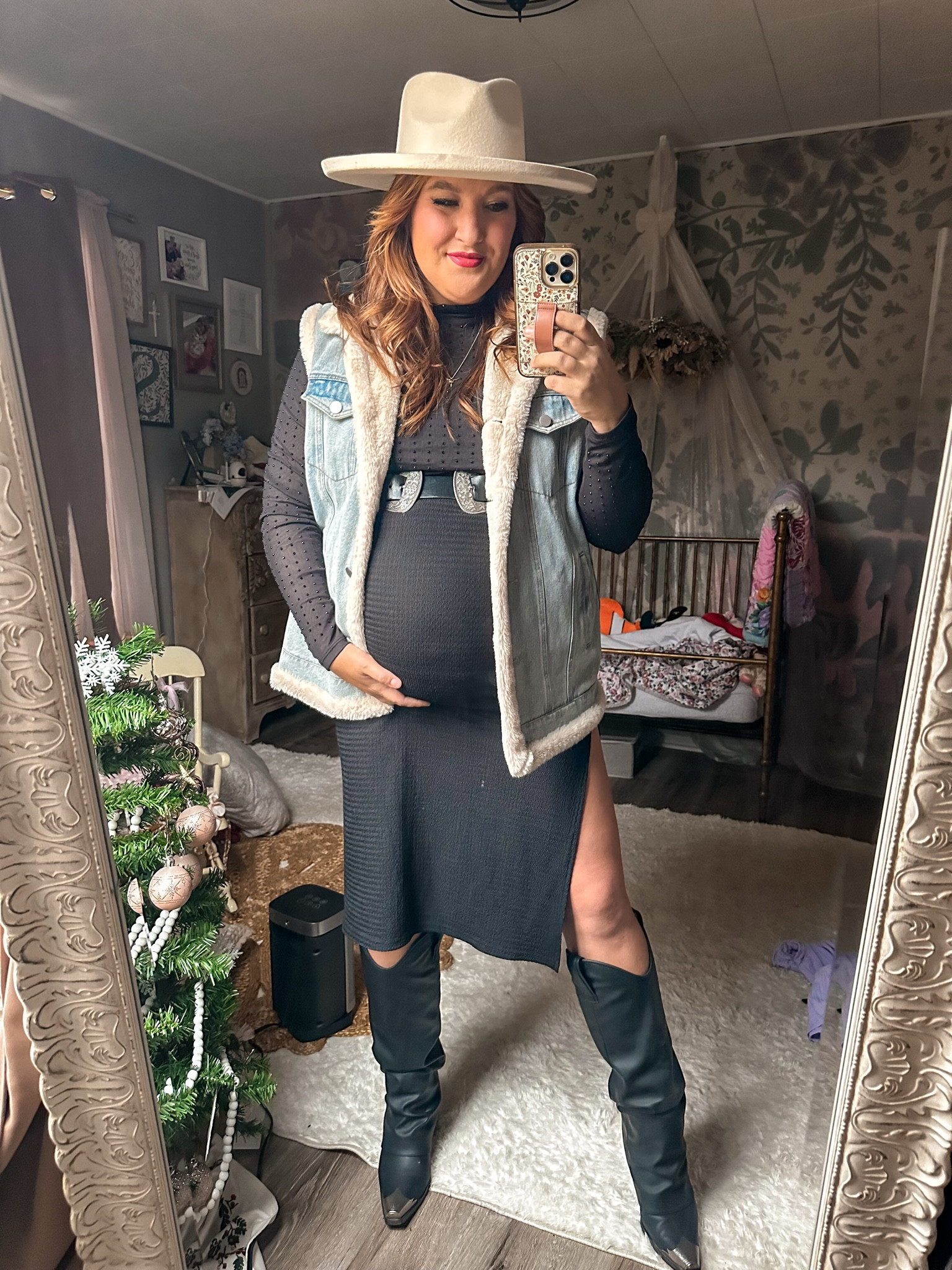 Holiday Western Maternity Outfit

#LTKSeasonal #LTKBump #LTKHoliday