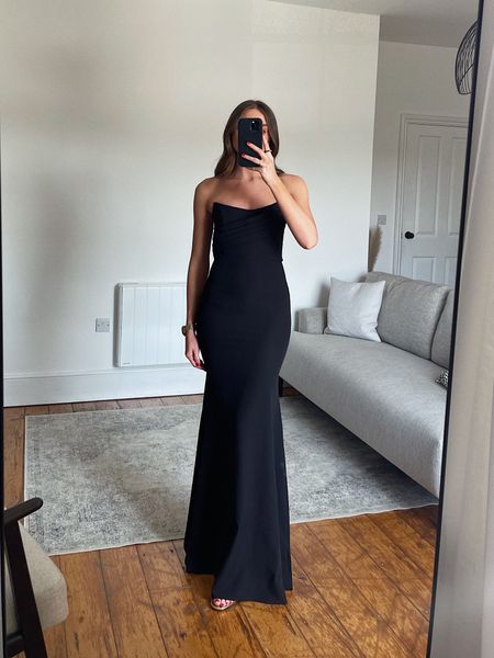 Wearing a 34 in the Trendyol black gown via Amazon #founditonamazon
I’m 5ft 6

 Occasionwear wedding guest black tie event  