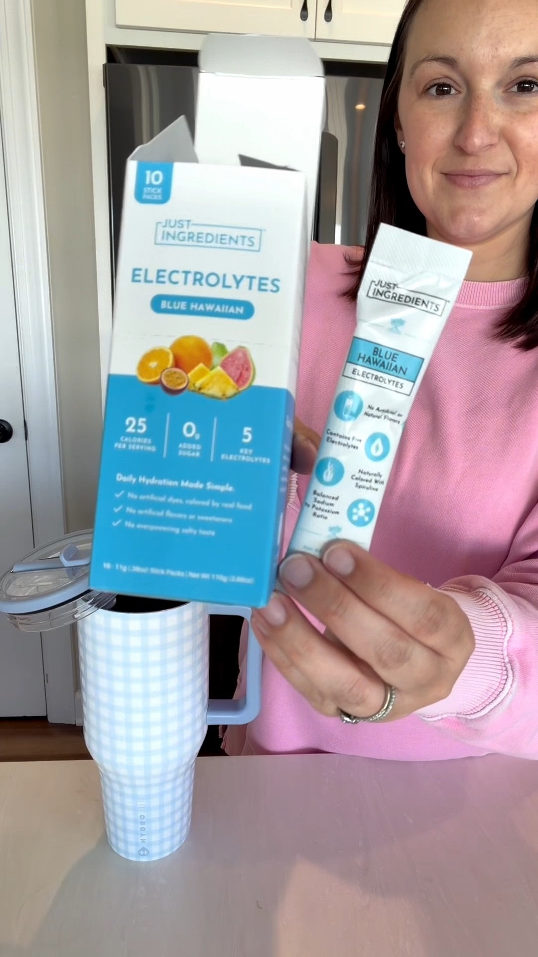Always like to start the day with my fav clean electrolytes from @Just.Ingredients 

#nontoxicliving #justingredientselectrolytes #lowtoxliving #momlife #noxtoxproducts 