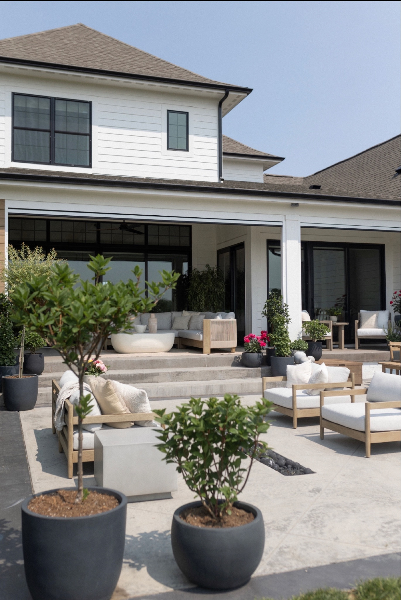 Patio Season is here and we’re set up to enjoy all summer long! #kathleenpost #patio #outdoorliving