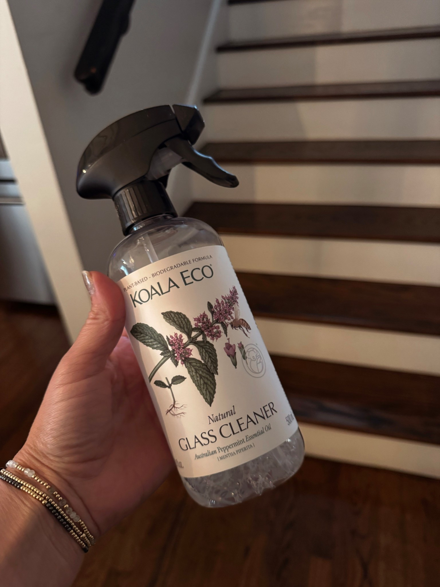 little home swaps that elevate your everyday 🤍✨
obsessed with switching to cleaner, aesthetic essentials that actually look good sitting out

linking my go-to glass cleaner + a few of my favorite ‘quiet luxury’ home finds 🌿