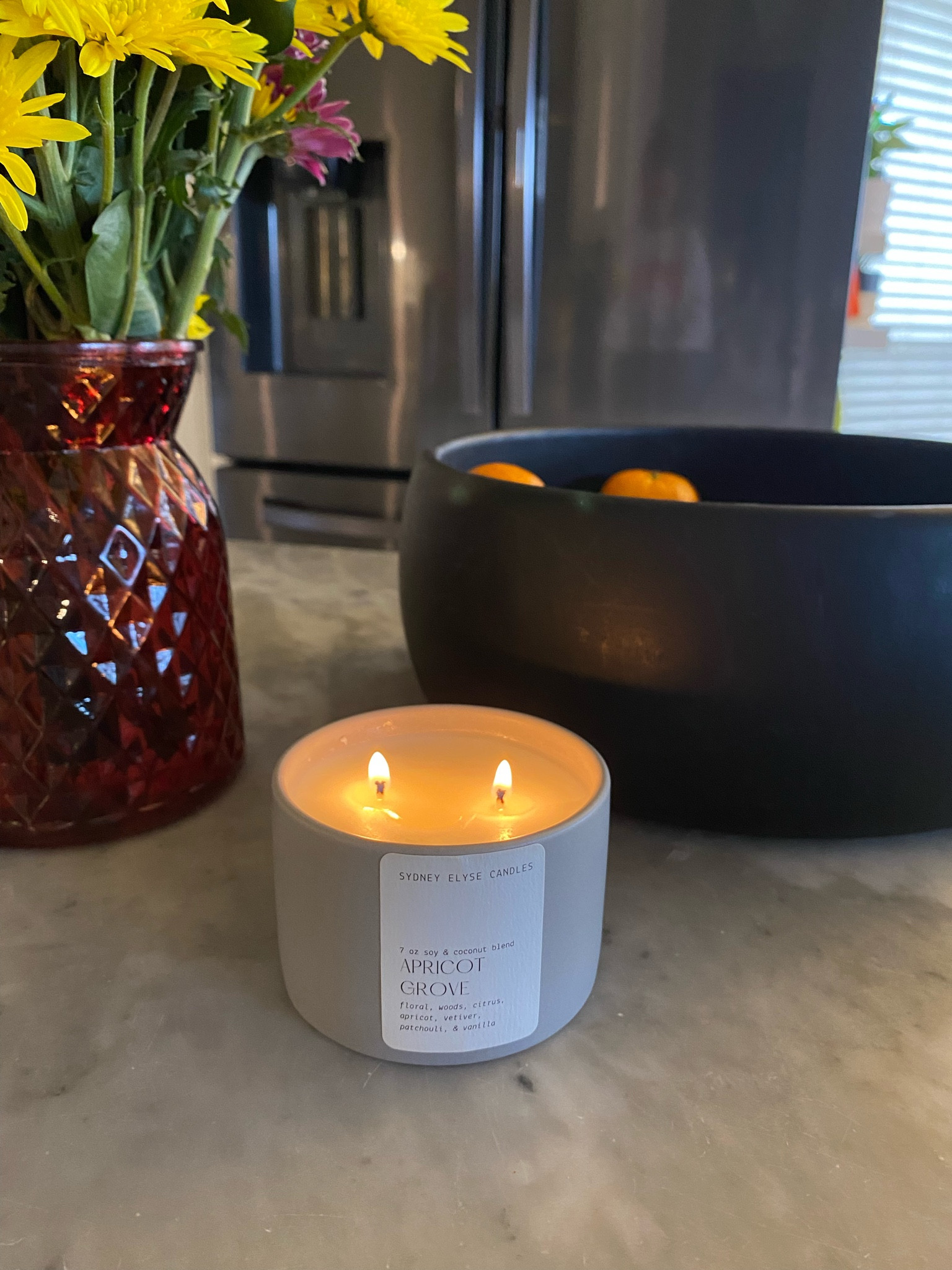 The perfect spring scent | Shop small with these hand poured soy wax candles from my favorite shop 🕯️ 