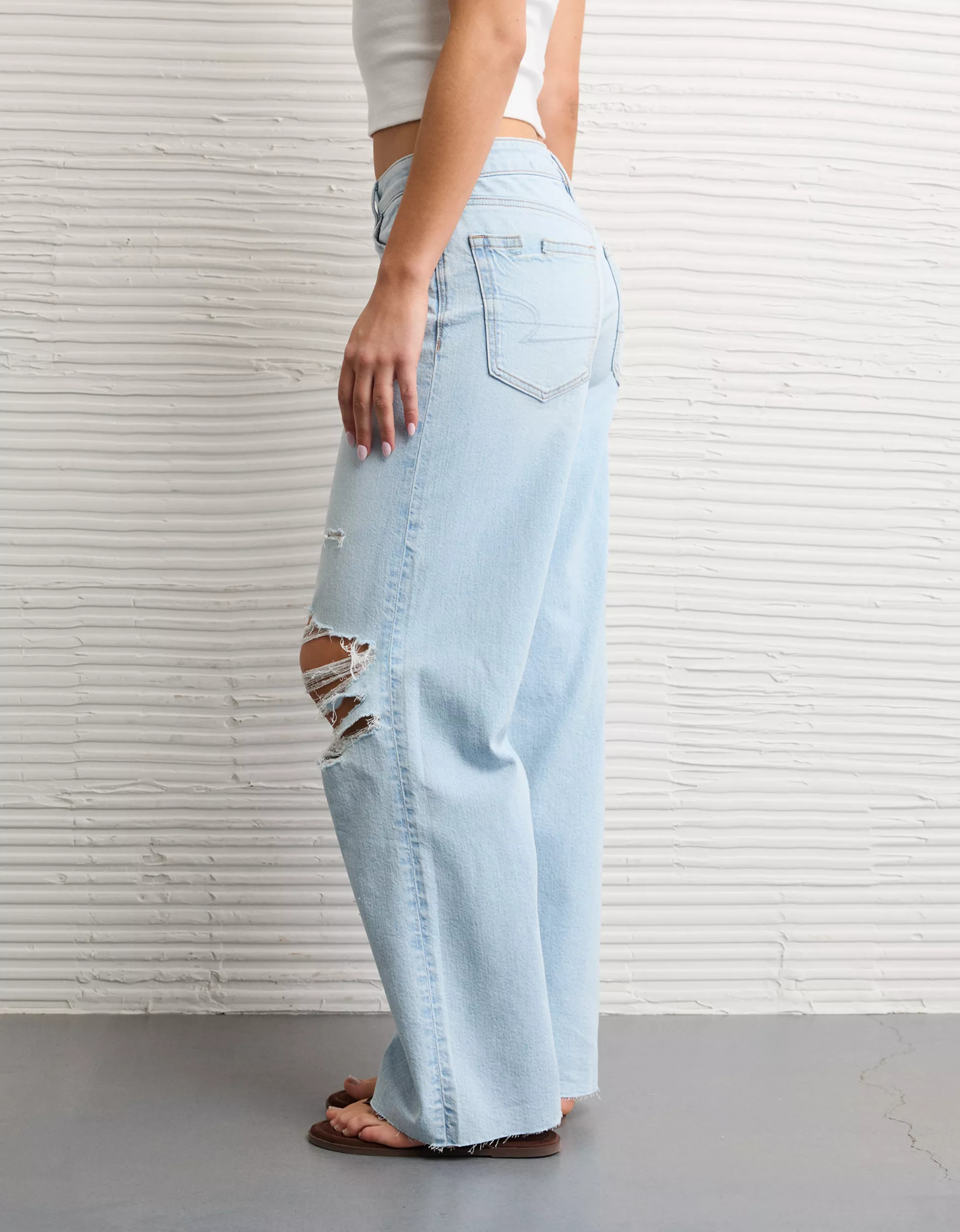 AE Dreamy Drape Stretch Super High-Waisted Baggy Wide-Leg Jean | American Eagle Outfitters (US & CA)