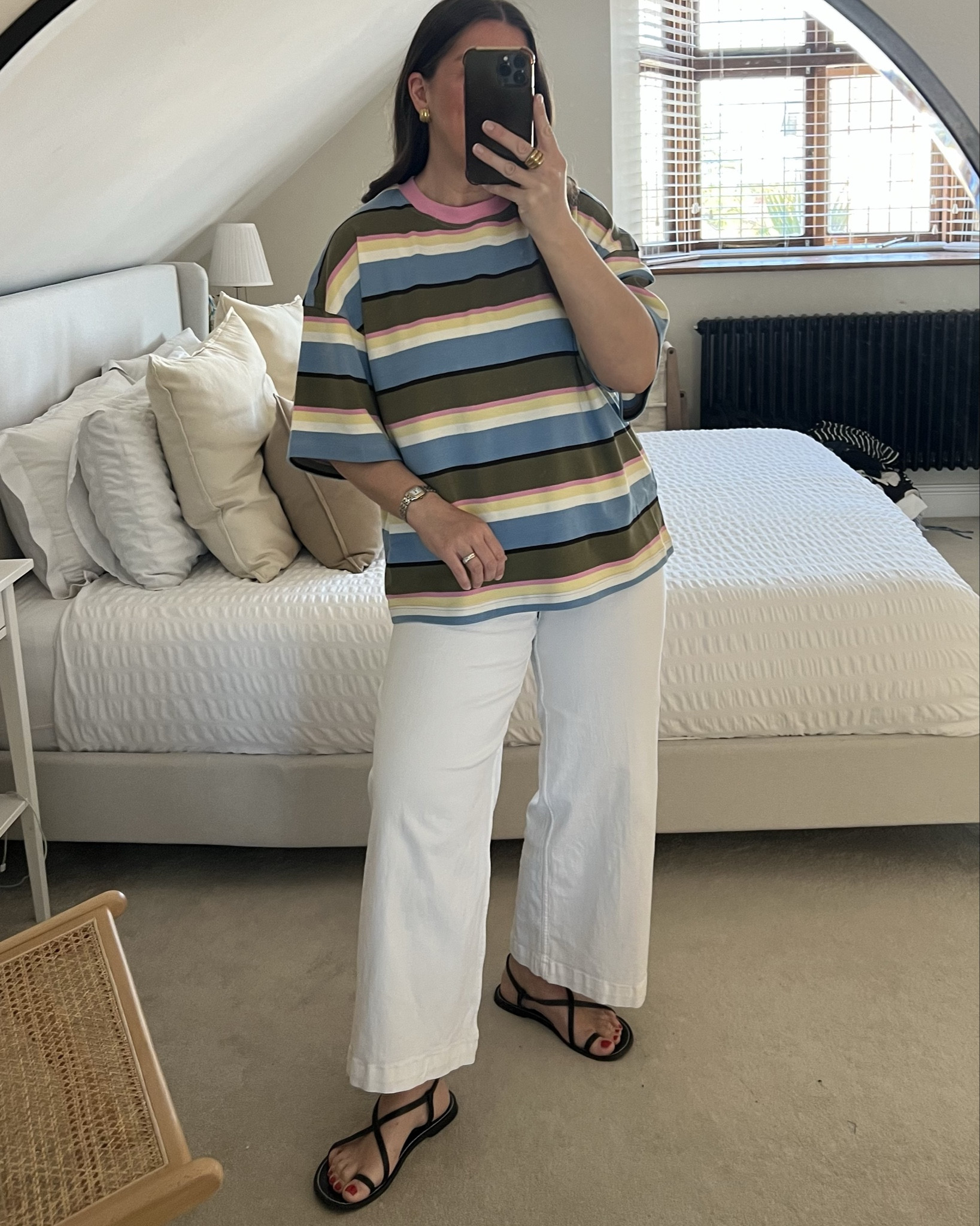 Outfit of the day 💗🩵💛

Stripe tee is from next - item code W66-592 I’m wearing a medium! It is a boxy oversized fit. 

I’m wearing a 14 short in the jeans, wanted them slightly more of an ankle grazer for SS