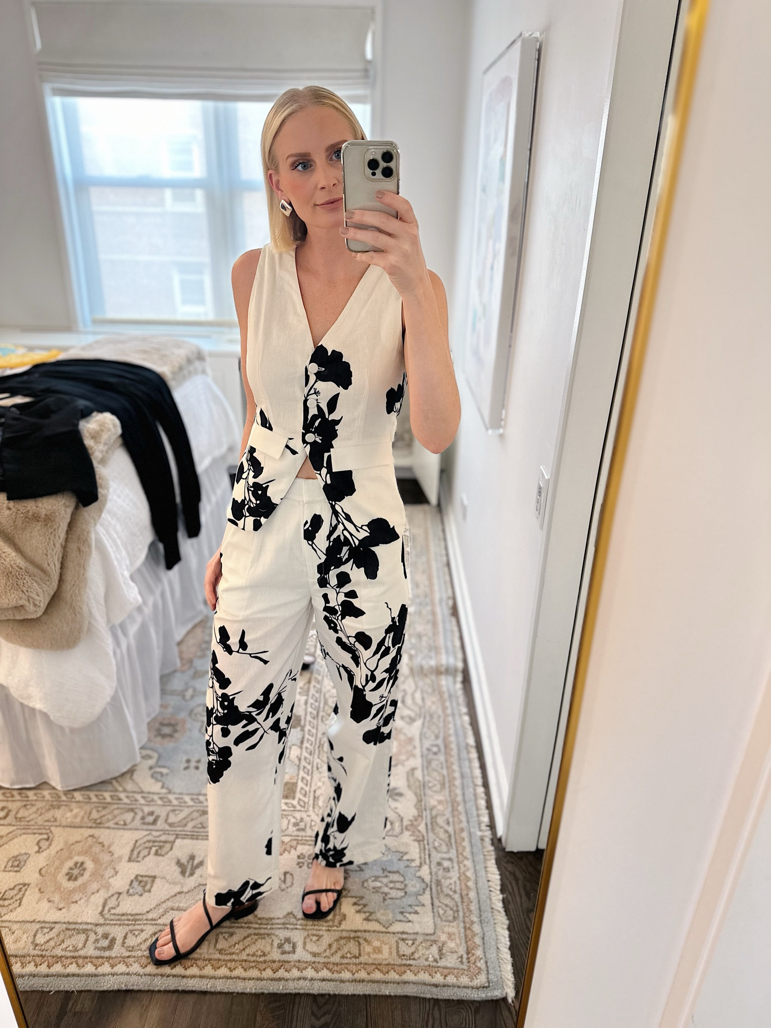 Today’s look 🖤 wearing a small in the vest and the pants, and took my usual size in the sandals! 

#LTKShoeCrush #LTKStyleTip