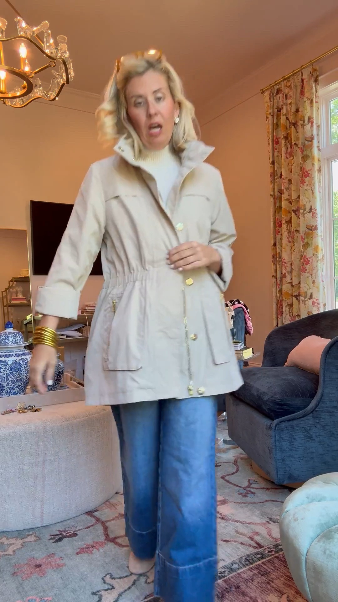 A jacket that you just keep in your car, take with you on trips, wear to sporting events… it’s great =- esp with the hidden zippered hood!

I’m wearing an XS in jacket.

Runs generous!

#LTKdayinmylife #LTKTravel #LTKmomlife