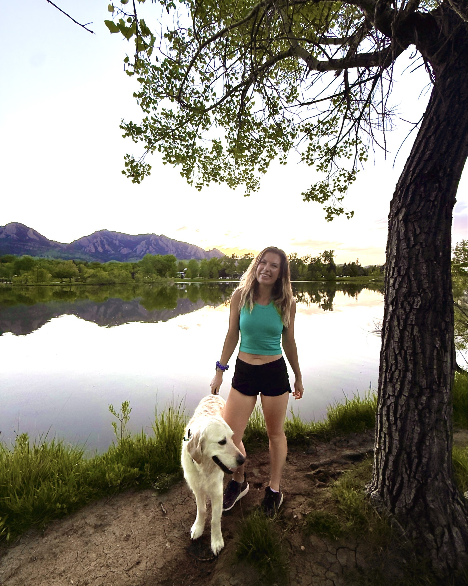 Sunset Walks around the Lake🌄

#LTKTravel #LTKActive #LTKPets