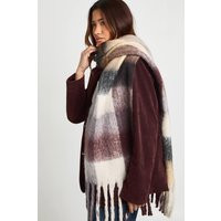 boohoo Women's Chunky Black Check Tassel Scarf in Brown | Knitted | boohoo (US & Canada)