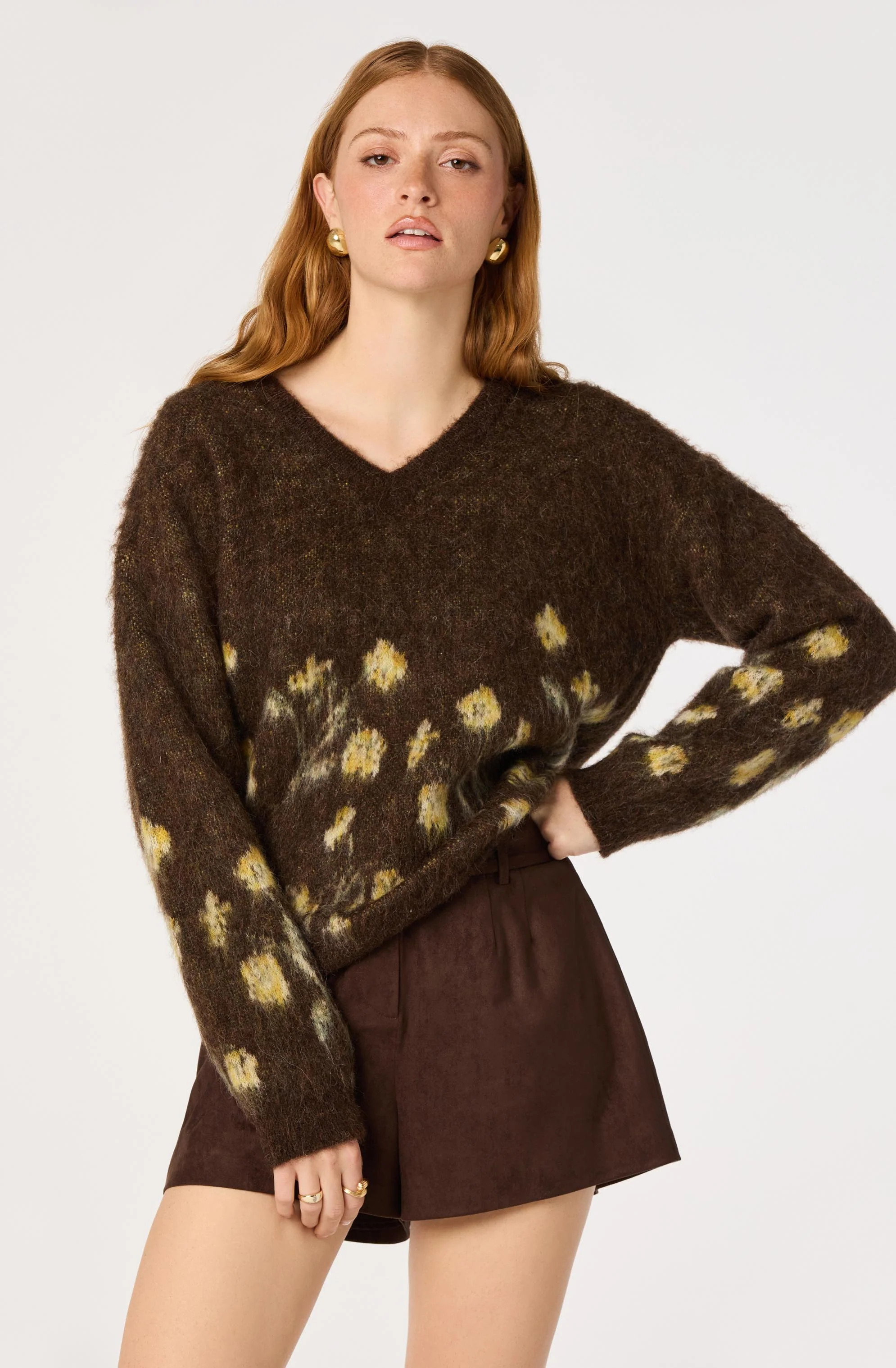 Bowie Brushed Floral V-Neck Sweater - Brown floral / XS | ASTR The Label (US)