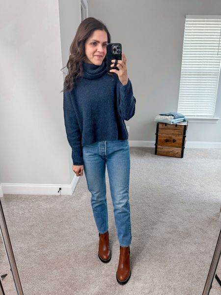 Monthly outfit planner look: FEBRUARY: Winter looks | straight crop jean, turtleneck sweater, lug boot

See the entire calendar on thesarahstories.com ✨ 

#LTKstyletip