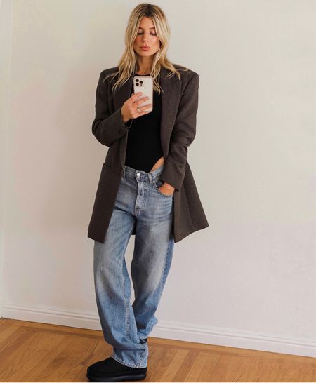 baggy jeans & blazer & Uggs 

 #90sstyle #ootd #dailystyle 

#LTKstyletip