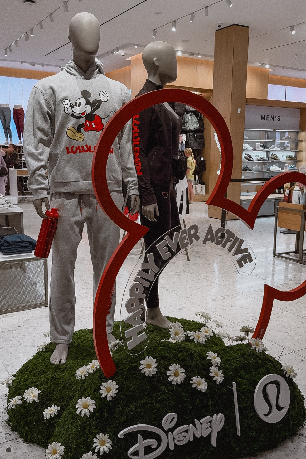 Disney x lululemon collab ❤️✨

#LTKTravel #LTKFitness #LTKGiftGuide