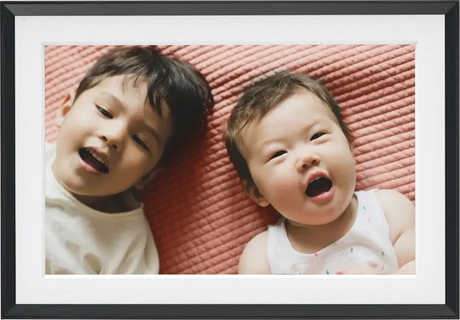 Aura Home - Carver 10" Digital Wifi Frame - Matted Gravel | Best Buy U.S.