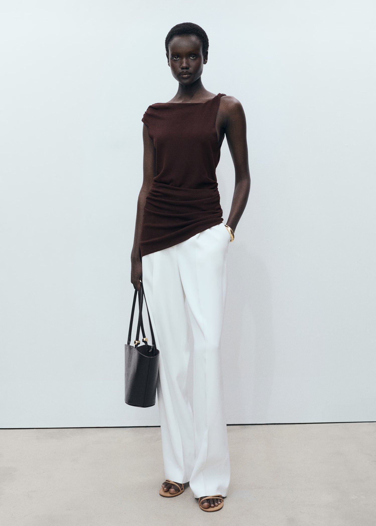 Asymmetrical fine-knit top - Women | MANGO United Kingdom | MANGO (UK)