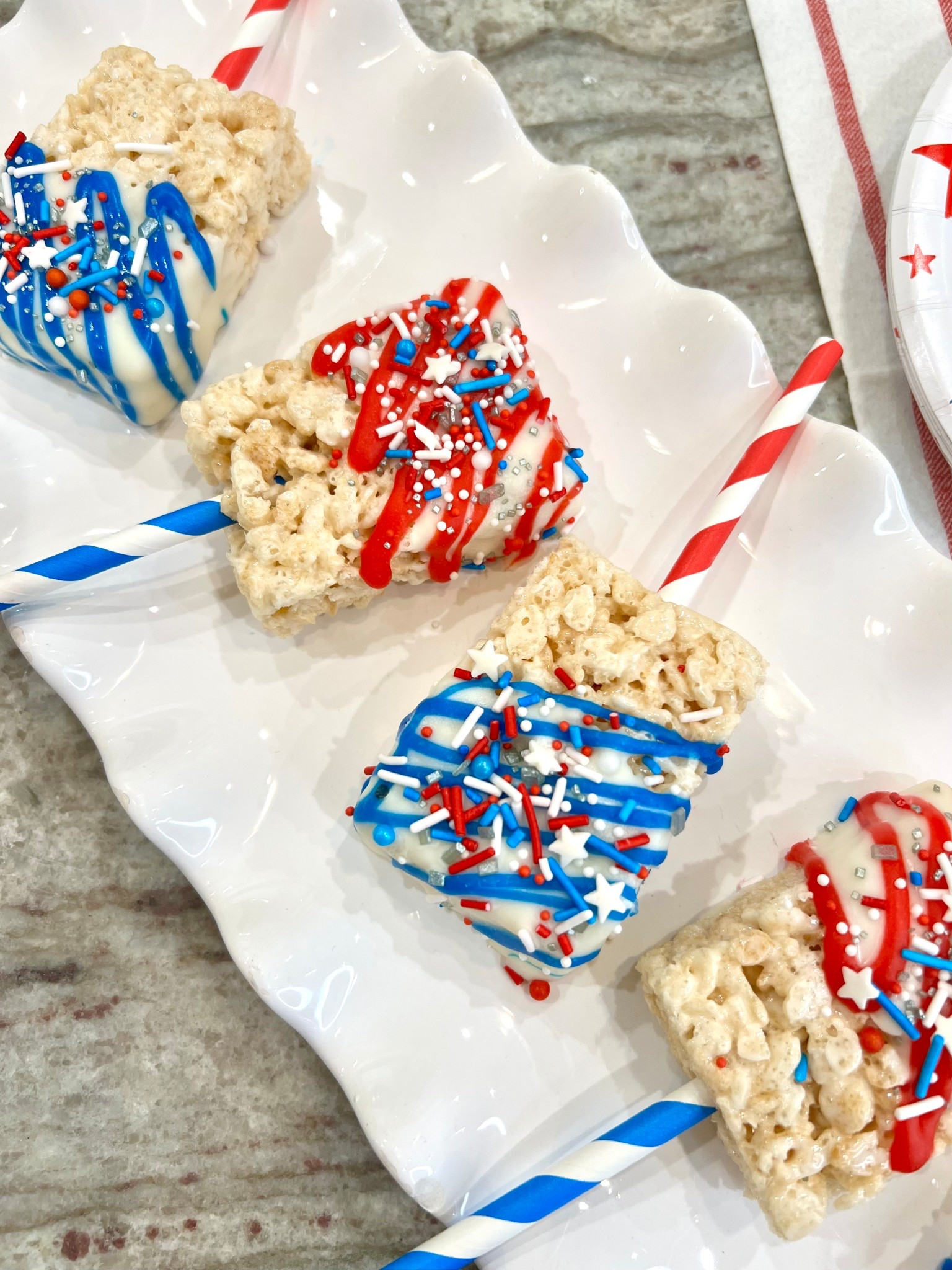 Patriotic Rice Krispies Treats are an easy treat to make and set out at your patriotic parties! ❤️🤍💙

#LTKSeasonal