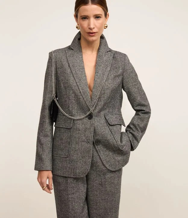 Blazer em Polivelour Quentinho com Bolsos e Espinha de Peixe Cinza - Lojas Renner | Renner (BR)