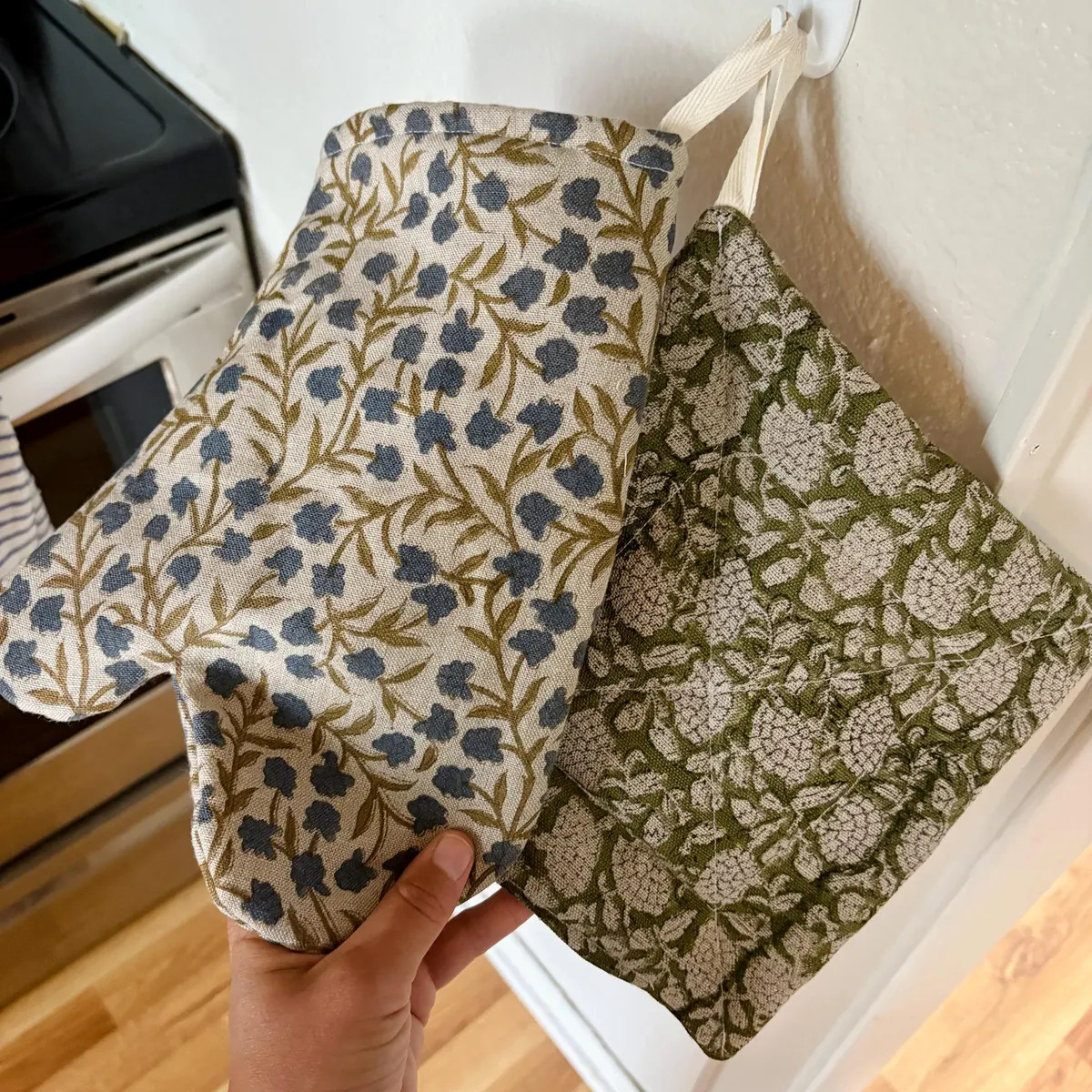 Linen Oven Glove, Floral Oven Mitt, Block Printed Linen Kitchen Glove With Heat Insulation, Prote... | Etsy (Global)
