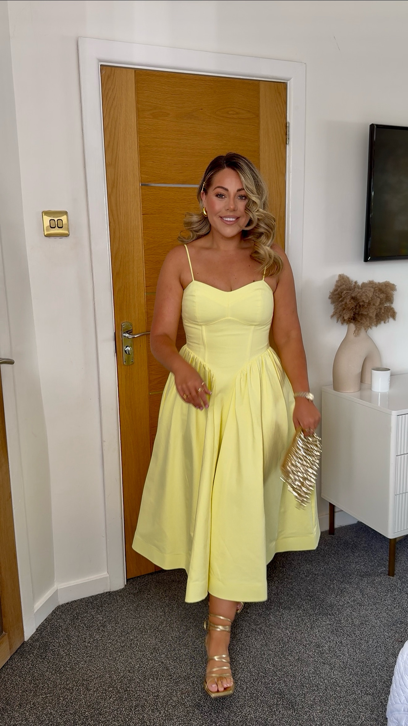 Are you ready for it?! 🍋🍸👏 because I am not!!! 

WHAT A DRESS!!!👌 I almost stopped breathing when I saw this in store last this week!! 20/10 if I do say so myself!! (It’s on the smaller size, so I recommend sizing up) 



#LTKwedding #LTKuk #LTKsummer