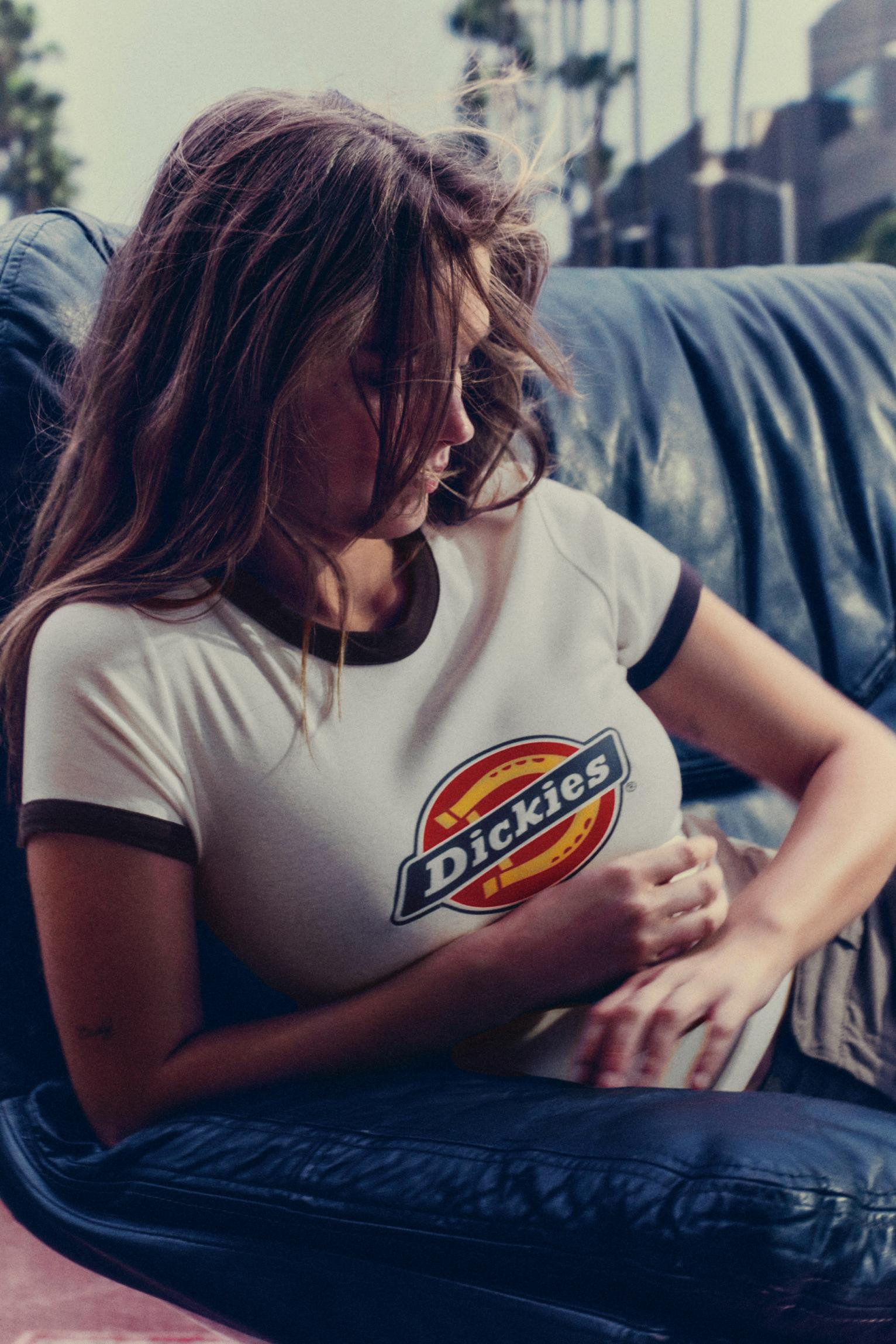 T-Shirt mit Kontrast-Rippstrick von Dickies | PULL and BEAR DE