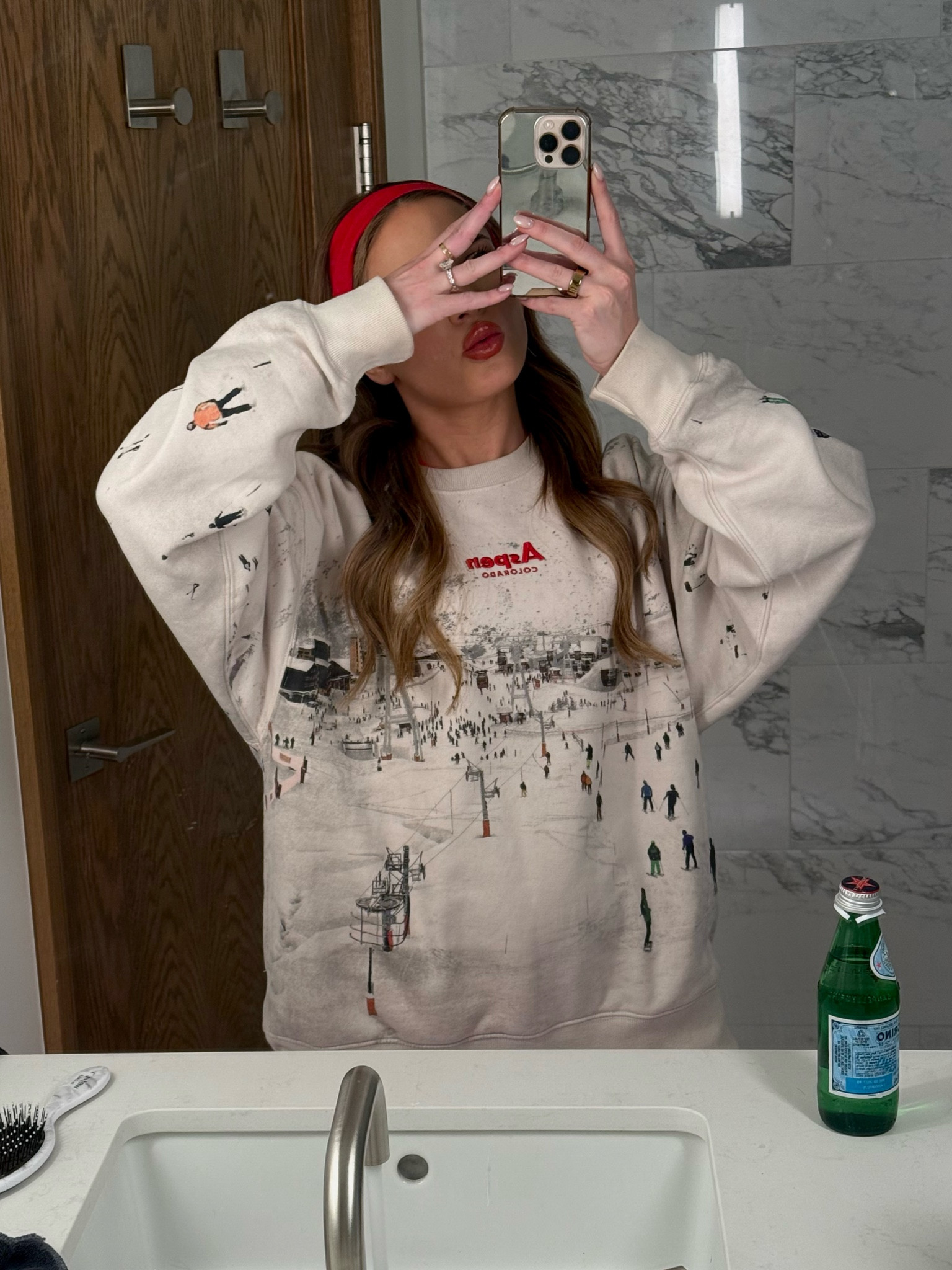 The coziest ski sweatshirt from A&F

#LTKSeasonal #LTKFindsUnder100 #LTKTravel