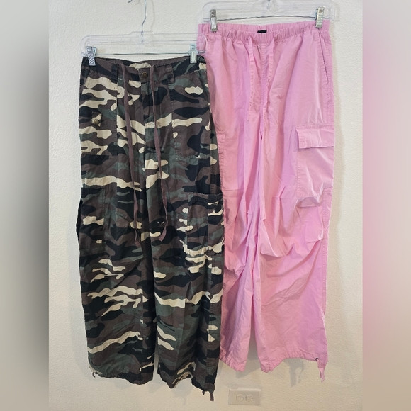 Bundle of 2 Pairs of Wild Fable Cargo Pants Camouflage and Pink Cargo Pants XS | Poshmark