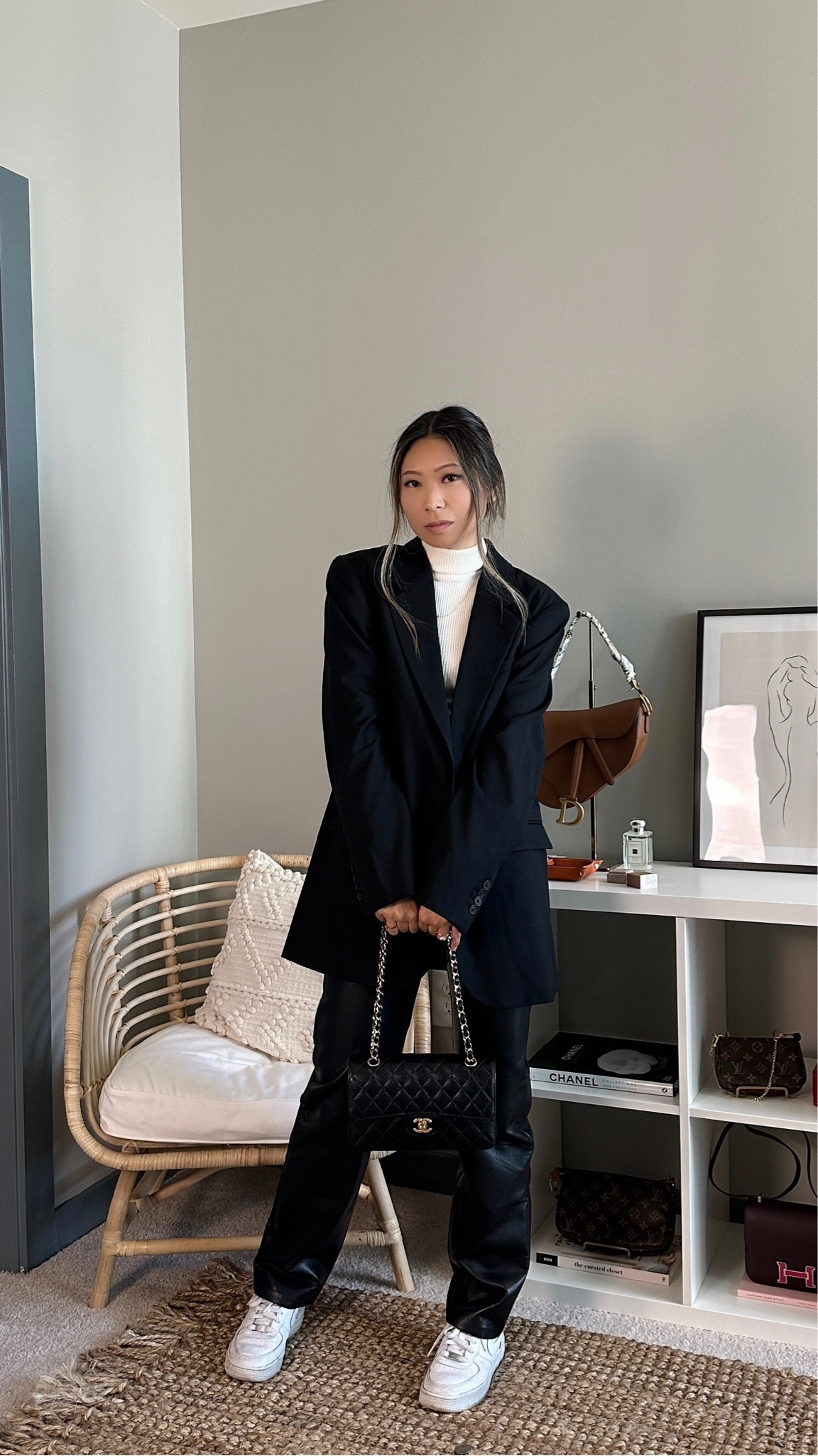 90s streetwear style inspired get ready with me for fall winter weather // outfit details: oversized blazer from aritzia, ribbed turtleneck from express, faux leather pants from aritzia, belt from hermes, shoes from nike, bag from chanel // city girl chic, new york city style, petite outfit inspo, neutral fits, minimalist style, black outfits, winter fashion, fall style, streetwear style, street style, modest fashion, get ready with me

#LTKunder100 #LTKSeasonal #LTKstyletip