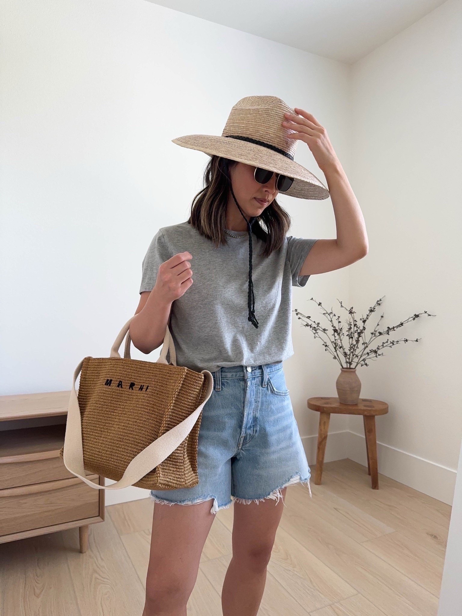 Easy summer outfit.  These are my favorite denim shorts! 

Everlane tee medium. Size up 2 sizes. 
Agolde shorts 25
J.Crew flats 5
Jenni Kayne hat xs/s
Marni tote small
Le Specs sunglasses 

Summer outfits, petite style 


#LTKSeasonal #LTKPetite #LTKmomlife