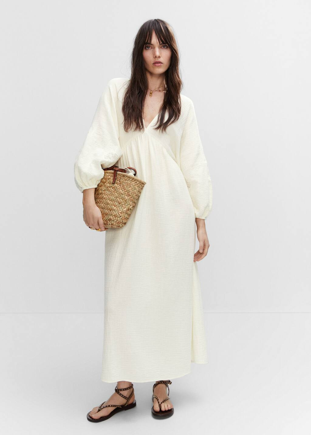 Embroidered open back dress -  Woman | Mango Netherlands | MANGO (NL)