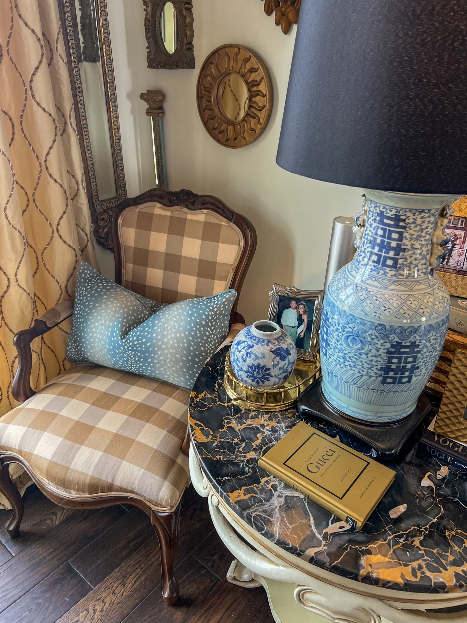 Living room decor | round table styling | home accents | chinoiserie 

#LTKFindsUnder100 #LTKFindsUnder50 #LTKHome