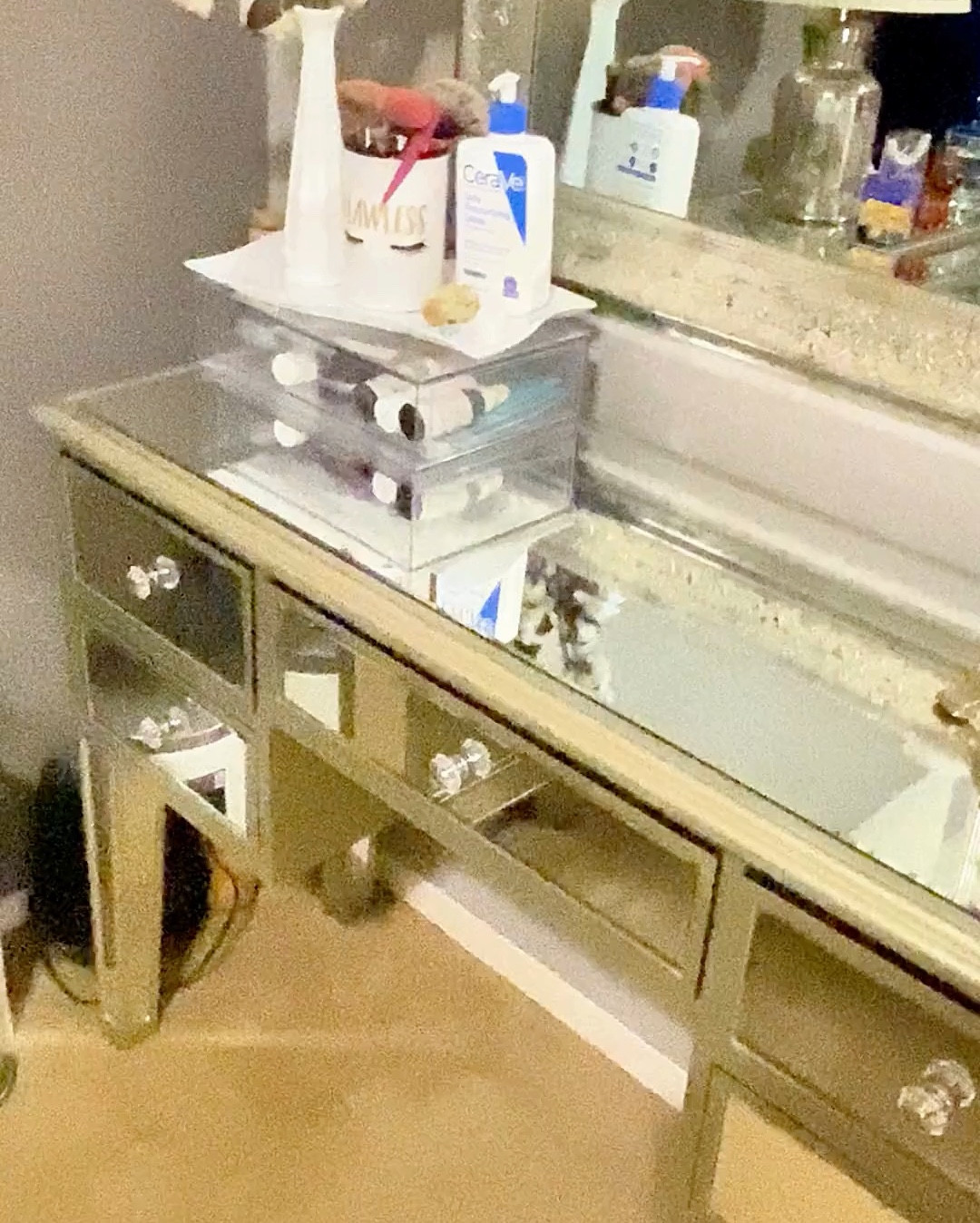 Say goodbye to drawer chaos and hello to absolute organization bliss. ✨ I am finally restocking my drawers with these transparent drawer organizers, and the satisfaction is unmatched!

Whether you’re tackling a messy bathroom vanity, a chaotic makeup vanity, or a cluttered kitchen junk drawer, these clear storage bins are the ultimate game-changer. Made from high-quality, durable acrylic, they let you see exactly what you have at a glance, making your daily routine effortless and beautifully aesthetic. 🥰

🧺 Why these clear organizers are a must-have:
Aesthetic & Seamless: The crystal-clear, minimalist design looks incredibly clean and fits into any decor style.

Mix & Match Customization: They come in multiple sizes so you can perfectly puzzle them together to fit any drawer size.

Endless Versatility: Perfect for makeup storage, bathroom essentials, office supplies, jewelry, or kitchen utensils.

Non-Slip & Durable: Built to last and designed to stay exactly where you put them when you open and close your drawers.

If your space needs a functional refresh, this is your sign to finally organize your life, one drawer at a time.

🛒 Ready to satisfy your inner neat freak?
👉 Tap the link below to shop the exact setup on my LTK! 🔗

#LTKdayinmylife #LTKvlog #LTKgrwm