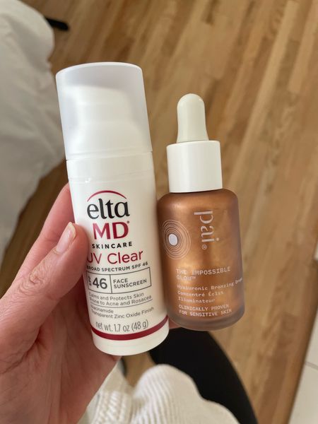 Obsessed with these bronzing drops for natural glowy tan look! I add a drop to sunscreen or moisturizer. 