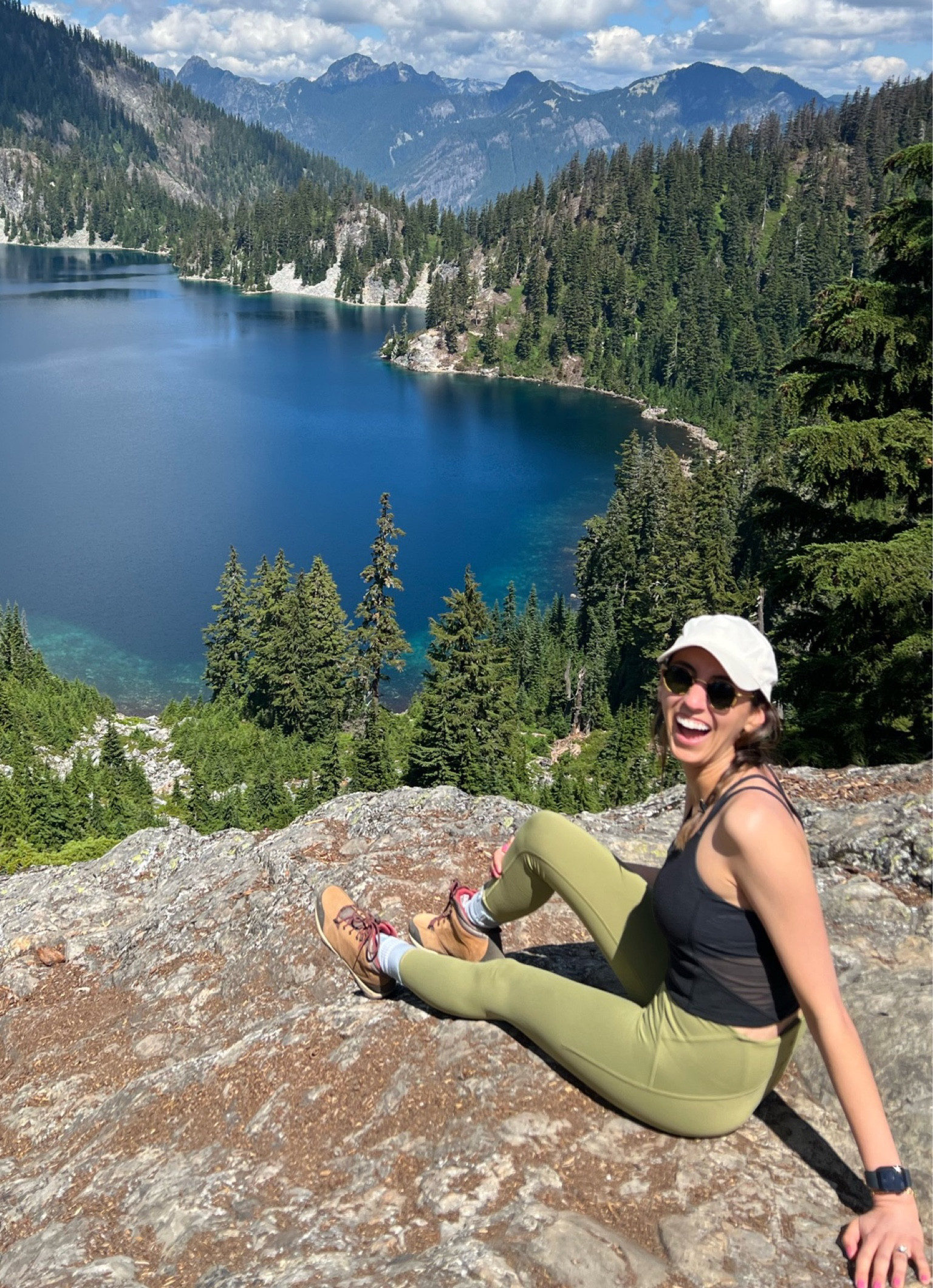 Hiking outside of Seattle 😍

#LTKSeasonal #LTKtravel #LTKfitness