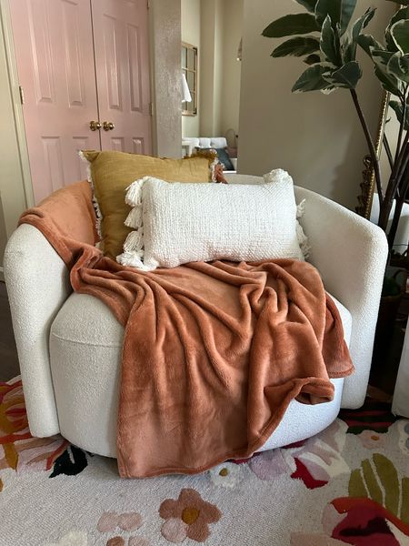 Home decor- accent chair- white chair- pottery barn lookalike - throw pillow- throw blanket- accent pillow- summer decor 

#LTKFindsUnder50 #LTKHome