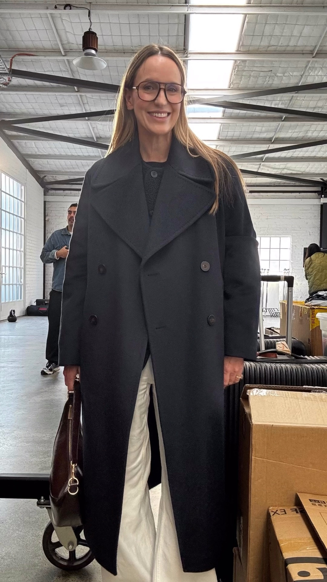 On set today and it was COLD!! So I decided to wear two jackets which I was able to do due to the roominess of the overcoat. I’ve been getting alot of wear out of all of these pieces in very different combinations of late. The underneath jacket is super comfy and very warm so great for the freezing studio today and equally great at home, over active wear or just lounging around. The coat is in a light cashmere so it’s also very comfortable to wear and the width of the coat (it’s kinda like a long version of a peacoat) allows for me to layer with bulky knits or in this case, a jacket. 
@uniqloau 
@perricutten 
@oroton