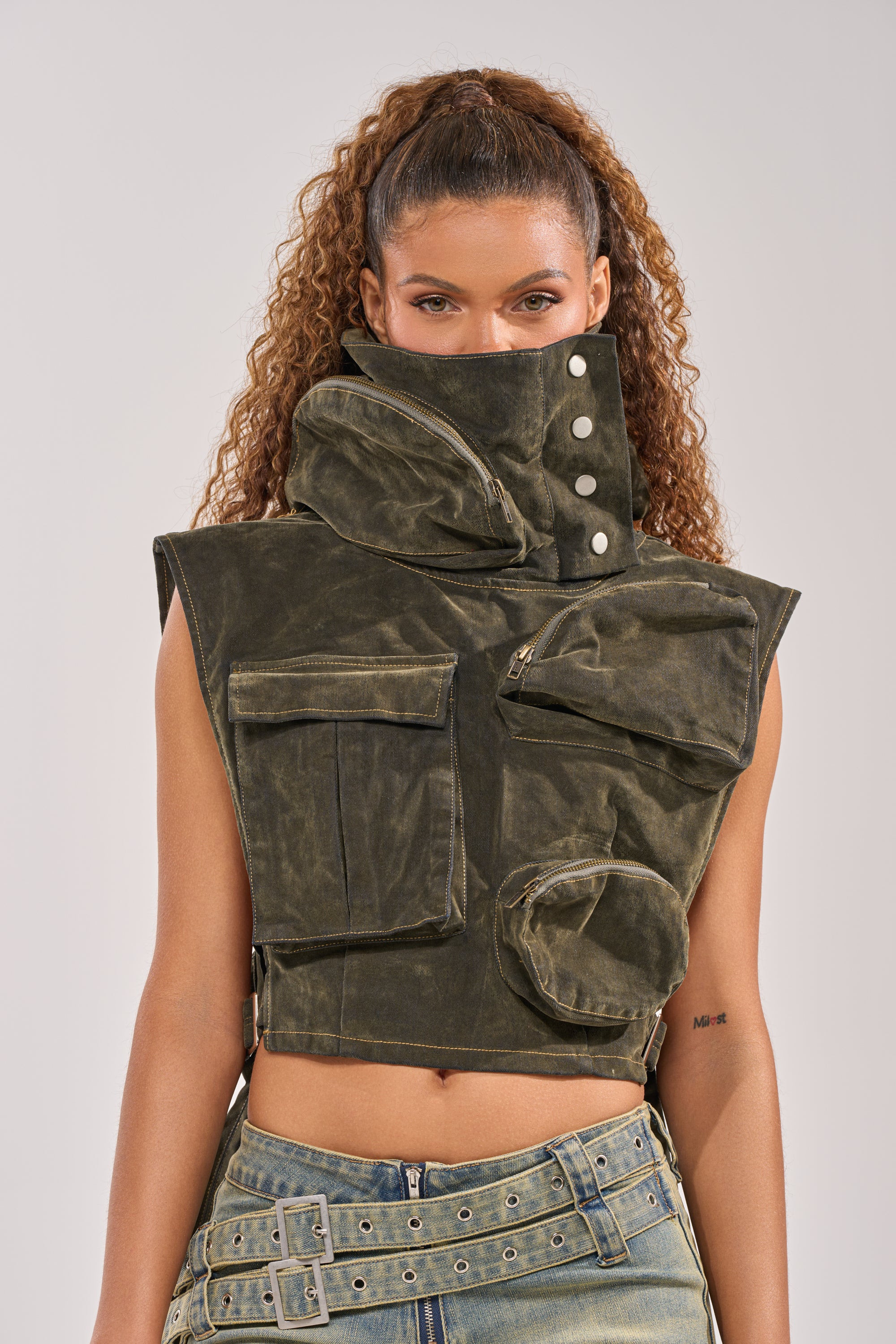 MODEL BEHAVIOR TOP IN DARK OLIVE DENIM | AKIRA